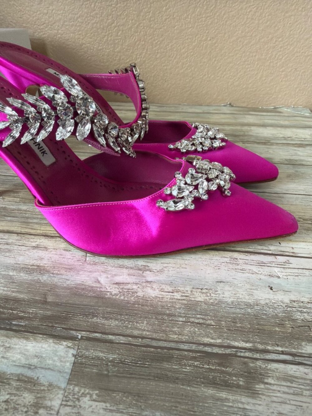 Manolo Blahnik Lurum 90 Pink Satin Crystal Mule Heels w/Box & COA EU 40/US 9-9.5 - Picture 6 of 16